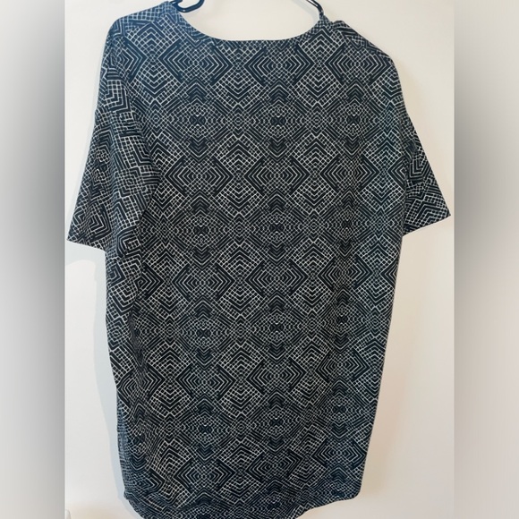 Womens Lularoe top - Picture 3 of 3